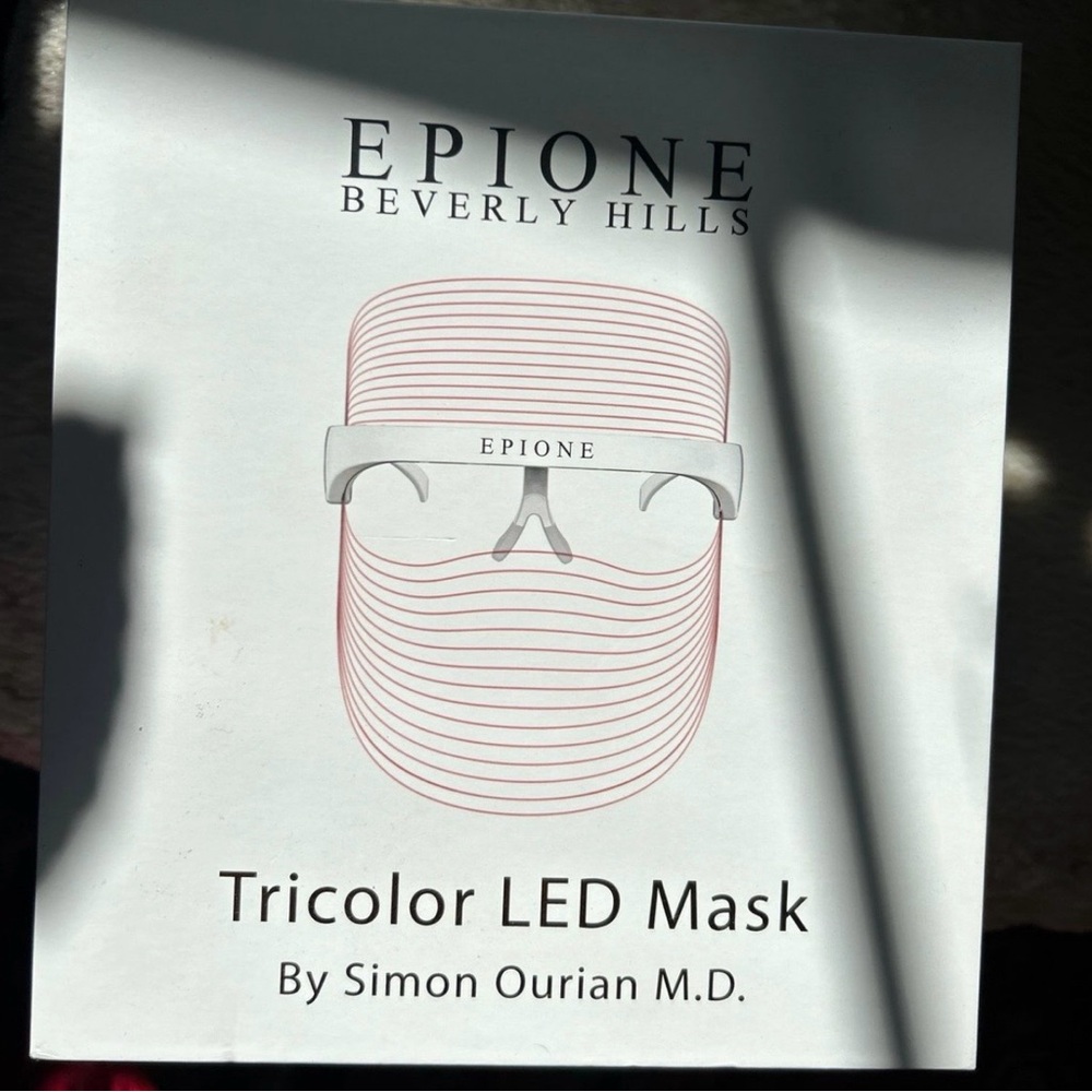 Epione Tricolor LED Mask for Women Skincare Tools - White/Pink